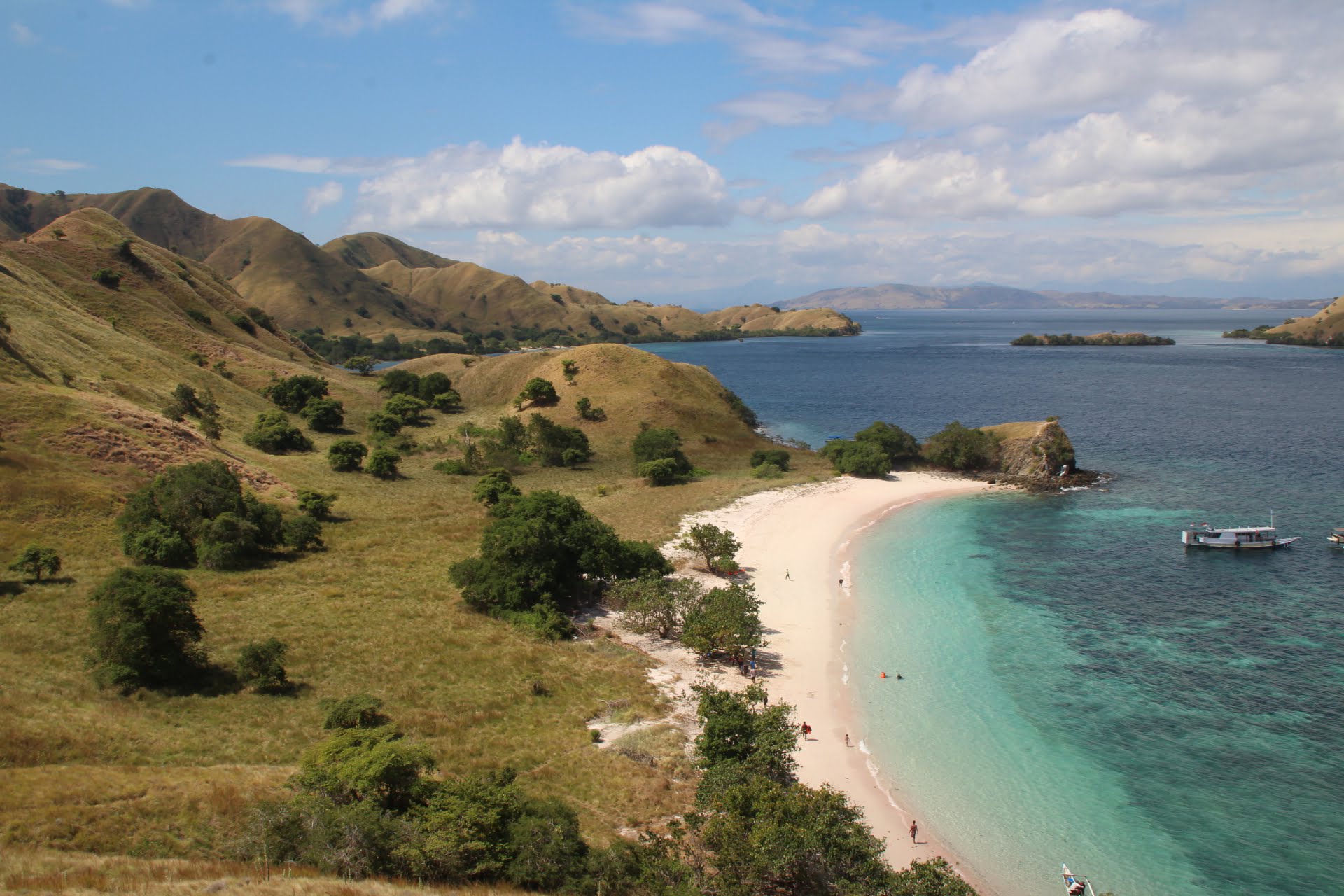 Komodo Tour 4 Days 3 Nights in Indonesia